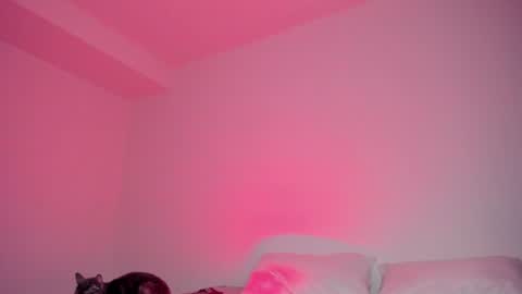 Lola online show from 06-17-26, 12:57