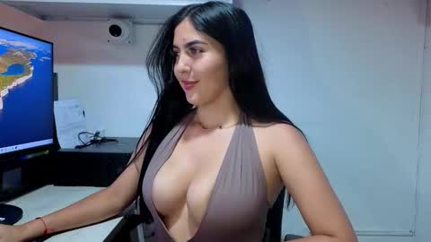 Snapshot of lolalola_12 chatting on 11-07-25, 10:10 lolalola_12 online show from 11-07-25, 10:10