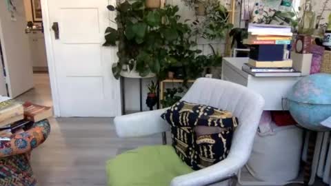 Snapshot of lolalustful chatting on 07-10-26, 12:30 Lola Lustful online show from 07-10-26, 12:30