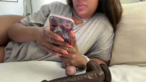 Snapshot of lolalustful chatting on 07-23-26, 01:58 Lola Lustful online show from 07-23-26, 01:58