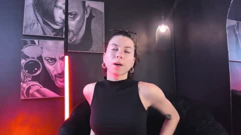 lolamustaine_ online show from 12-14-25, 08:24