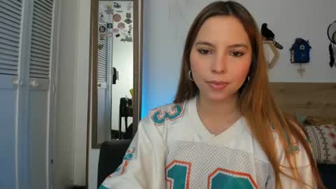 Snapshot of lolaverse chatting on 07-21-26, 07:27 Lola doll online show from 07-21-26, 07:27