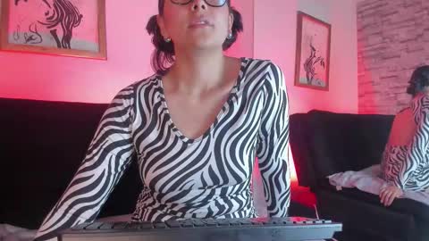 Lola online show from 10-11-25, 11:31