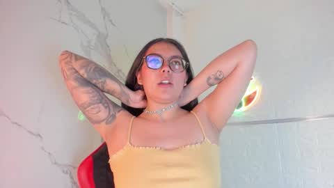 Lola online show from 10-22-25, 11:32