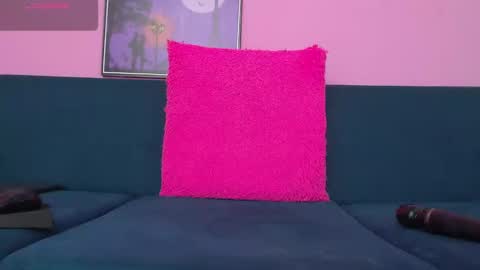 Snapshot of loli_girl_hot1 chatting on 03-05-25, 12:11 camila online show from 03-05-25, 12:11