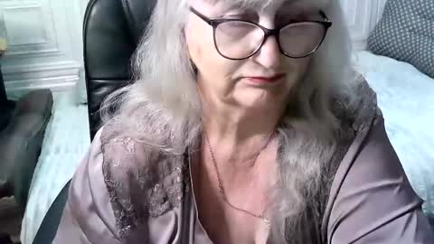LolkaAlyss online show from 05-17-26, 08:27