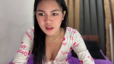 Snapshot of lolla_sexxibunny chatting on 01-01-25, 01:16 Pretty Janne 3 online show from 01-01-25, 01:16