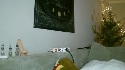 Lilly online show from 01-12-25, 04:31