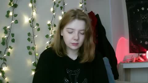 Lilly online show from 03-11-25, 01:23