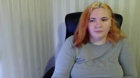 LollyNomelty online show from 12-19-25, 07:43