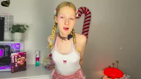 Snapshot of lollypollie chatting on 01-17-26, 01:32 Lolly online show from 01-17-26, 01:32