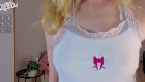 Snapshot of lollypollie chatting on 02-07-26, 12:25 Lolly online show from 02-07-26, 12:25