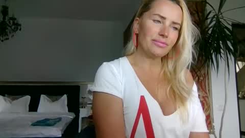 Roxy online show from 10-13-25, 12:05