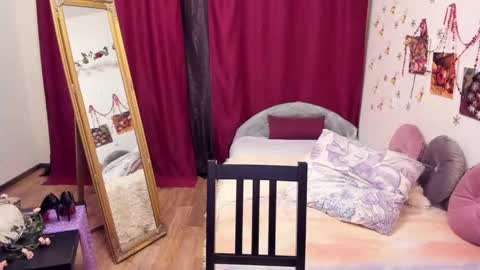 Snapshot of lolomercier chatting on 01-26-25, 08:34 LoloMercier online show from 01-26-25, 08:34