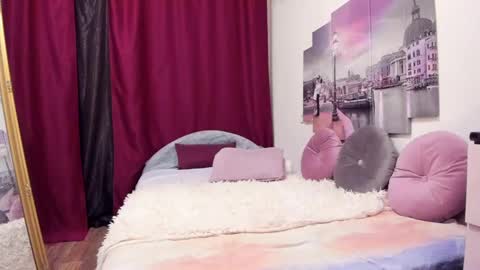 Snapshot of lolomercier chatting on 03-08-25, 09:08 LoloMercier online show from 03-08-25, 09:08