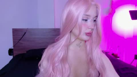 Snapshot of lolykari chatting on 06-14-26, 07:54 Kari online show from 06-14-26, 07:54