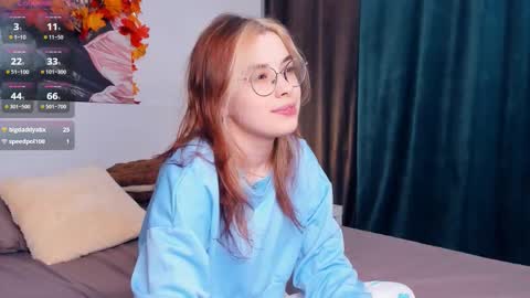 Lona online show from 10-18-25, 07:03