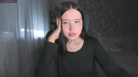 lona online show from 09-11-25, 10:04