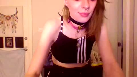 Sidney Prescott online show from 12-14-25, 01:05