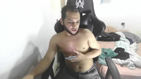 Marvin Santiago online show from 04-07-26, 05:08