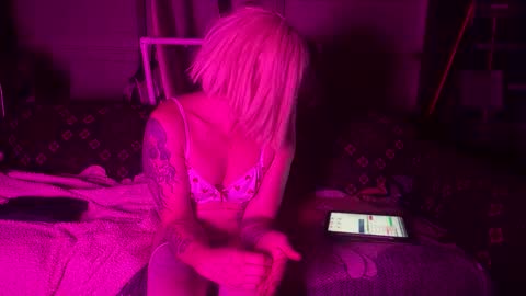 Snapshot of longbeachcd69 chatting on 01-10-26, 01:35 longbeachcd69 online show from 01-10-26, 01:35