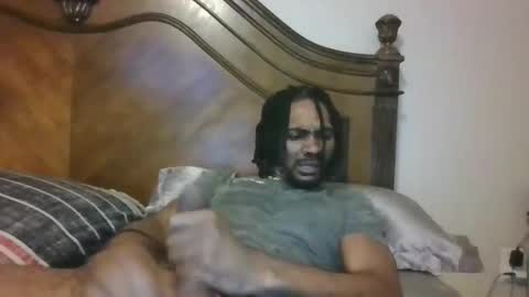 Snapshot of longdsmeag chatting on 02-16-26, 04:30 longdsmeag online show from 02-16-26, 04:30