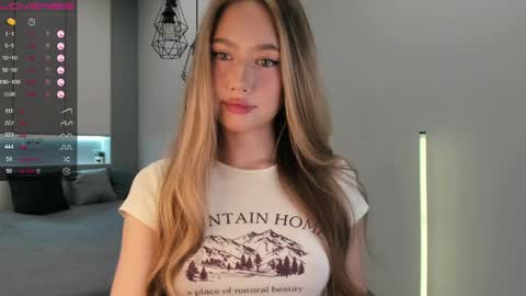 Snapshot of longoriaeva chatting on 05-23-26, 05:50 Eva online show from 05-23-26, 05:50