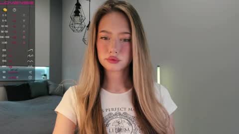 Snapshot of longoriaeva chatting on 06-04-26, 04:24 Eva online show from 06-04-26, 04:24