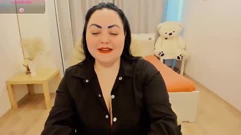 Snapshot of lonifire_7 chatting on 02-17-26, 12:01 Nina online show from 02-17-26, 12:01