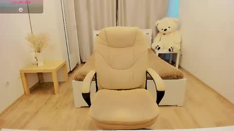 Snapshot of lonifire_7 chatting on 02-28-26, 01:23 Nina online show from 02-28-26, 01:23