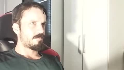 Snapshot of lookaz4010 chatting on 02-19-25, 12:00 Lucas online show from 02-19-25, 12:00