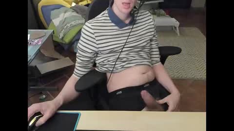 Snapshot of loomie chatting on 02-07-26, 05:16 loomie online show from 02-07-26, 05:16