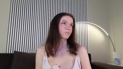 Snapshot of loonacom chatting on 11-06-25, 08:32 Luna online show from 11-06-25, 08:32