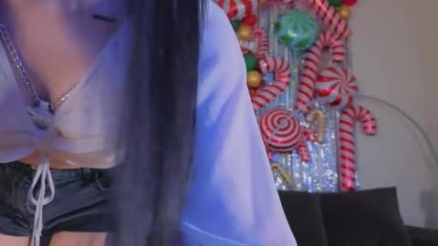 Snapshot of loonacom chatting on 01-16-26, 08:35 Luna online show from 01-16-26, 08:35