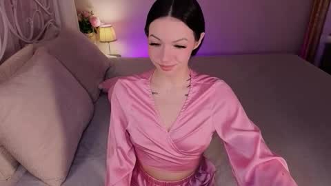 Snapshot of loonacom chatting on 02-01-26, 08:29 Luna online show from 02-01-26, 08:29