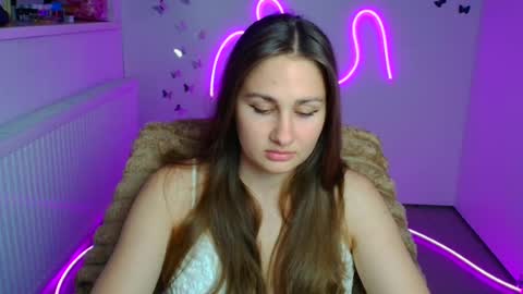 Snapshot of lora_kisses chatting on 06-16-26, 05:21 Lora online show from 06-16-26, 05:21