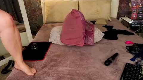 Lora online show from 02-21-25, 03:21