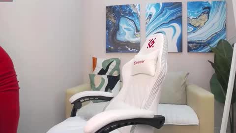 Lora online show from 12-15-25, 08:18