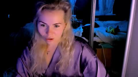 Lora online show from 10-07-25, 02:20