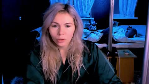 Lora online show from 11-07-25, 02:44