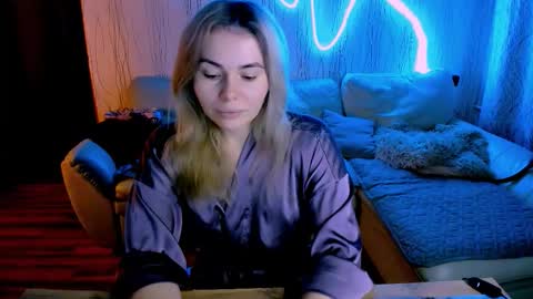 Lora online show from 12-16-25, 03:00