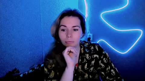 Lora online show from 01-14-26, 03:01