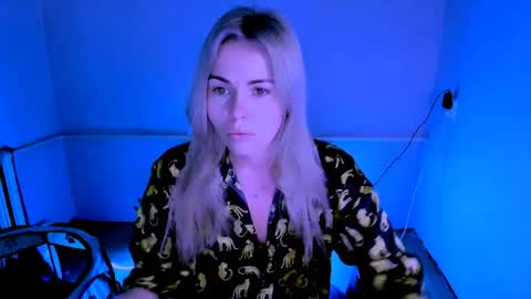 Lora online show from 04-07-26, 02:01