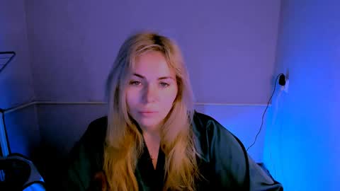 Lora online show from 04-10-26, 02:17