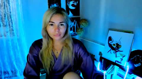 Lora online show from 07-16-26, 02:39