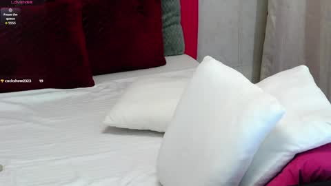 loradelniro1 online show from 03-25-26, 01:28