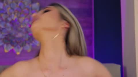 Lora online show from 01-15-26, 08:12