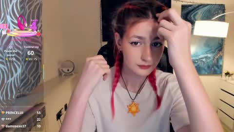 Snapshot of loradimmick chatting on 10-08-25, 08:56 Lora online show from 10-08-25, 08:56