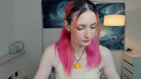 Snapshot of loradimmick chatting on 10-22-25, 10:59 Lora online show from 10-22-25, 10:59