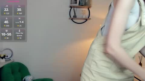 Snapshot of loradimmick chatting on 11-14-25, 12:48 Lora online show from 11-14-25, 12:48